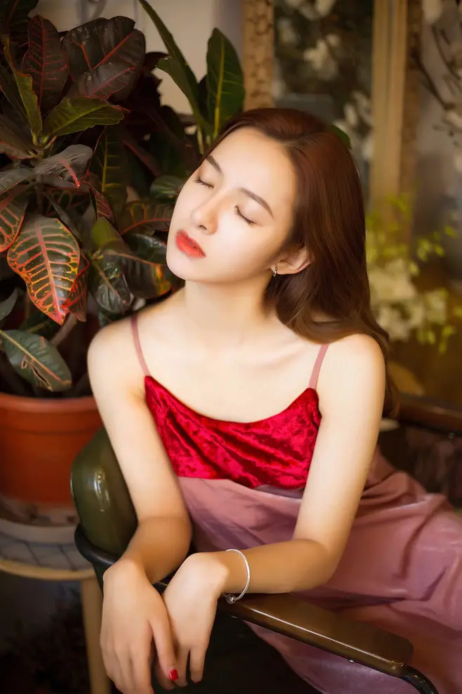 哈密广州高端商务伴游晓雯