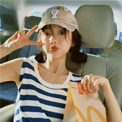 哈密伴游女生铎忆柏的资料