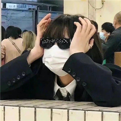 哈密伴游女生冯萧玉的资料