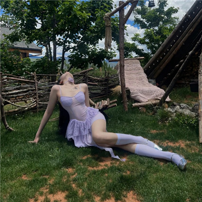 哈密伴游女生谏湛霞的资料